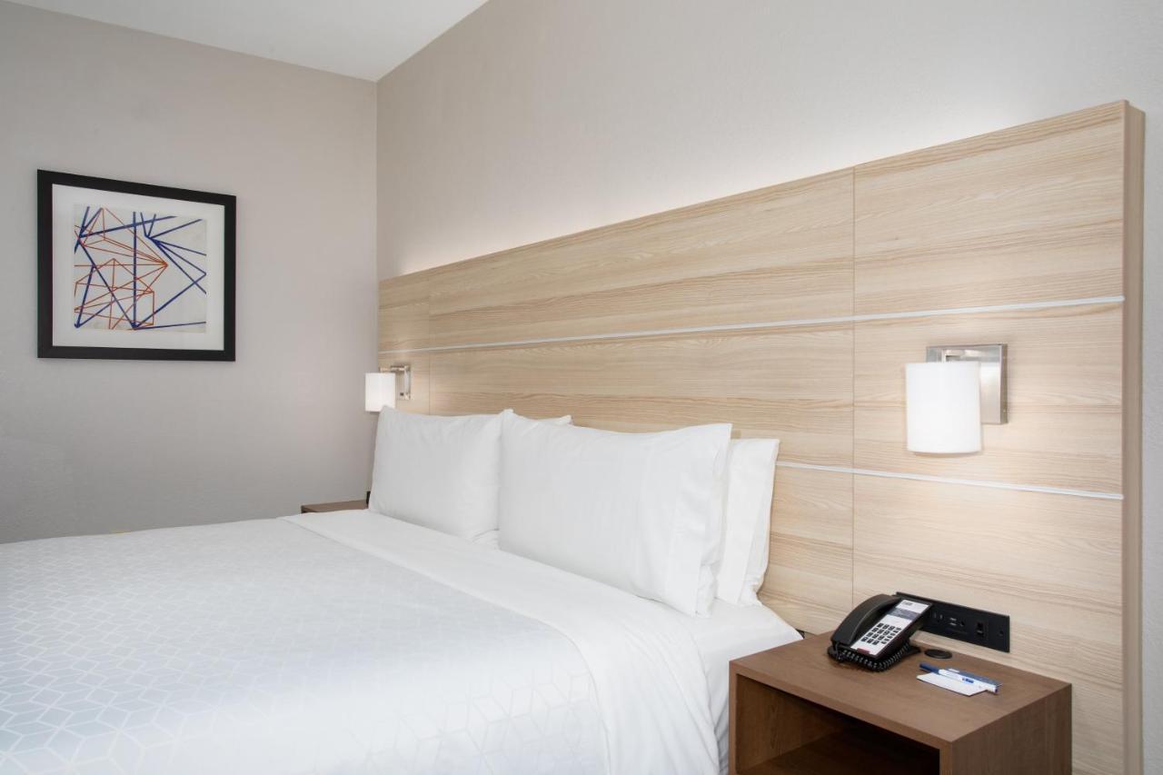 Holiday Inn Express & Suites Phoenix Glendale Dist By Ihg المظهر الخارجي الصورة