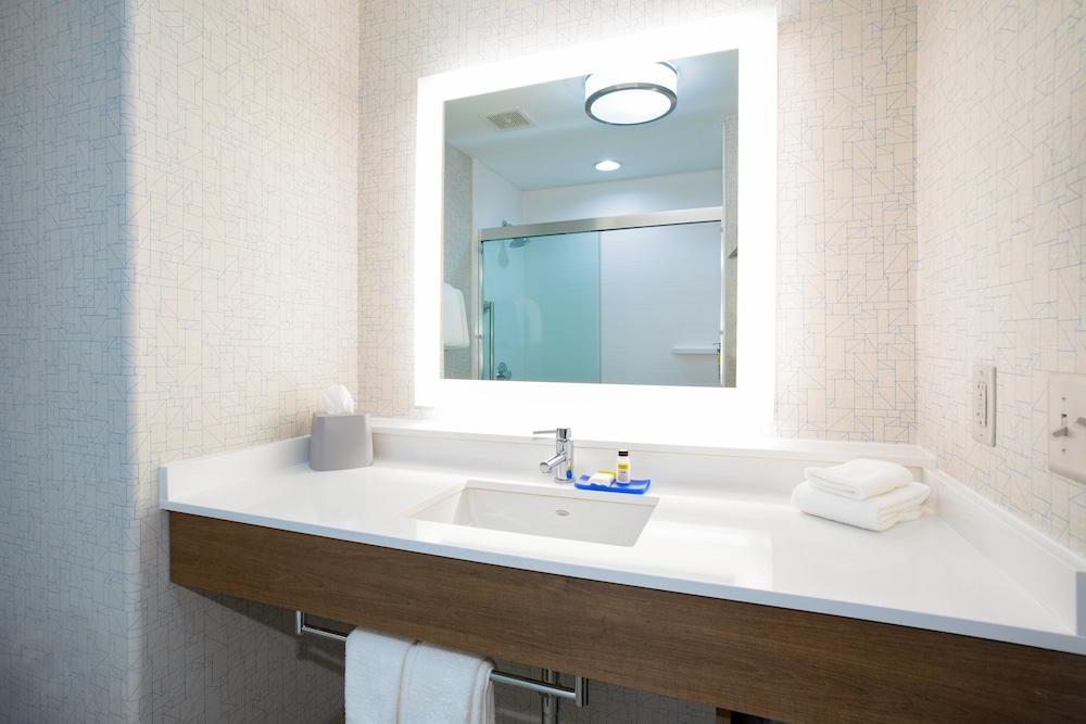 Holiday Inn Express & Suites Phoenix Glendale Dist By Ihg المظهر الخارجي الصورة