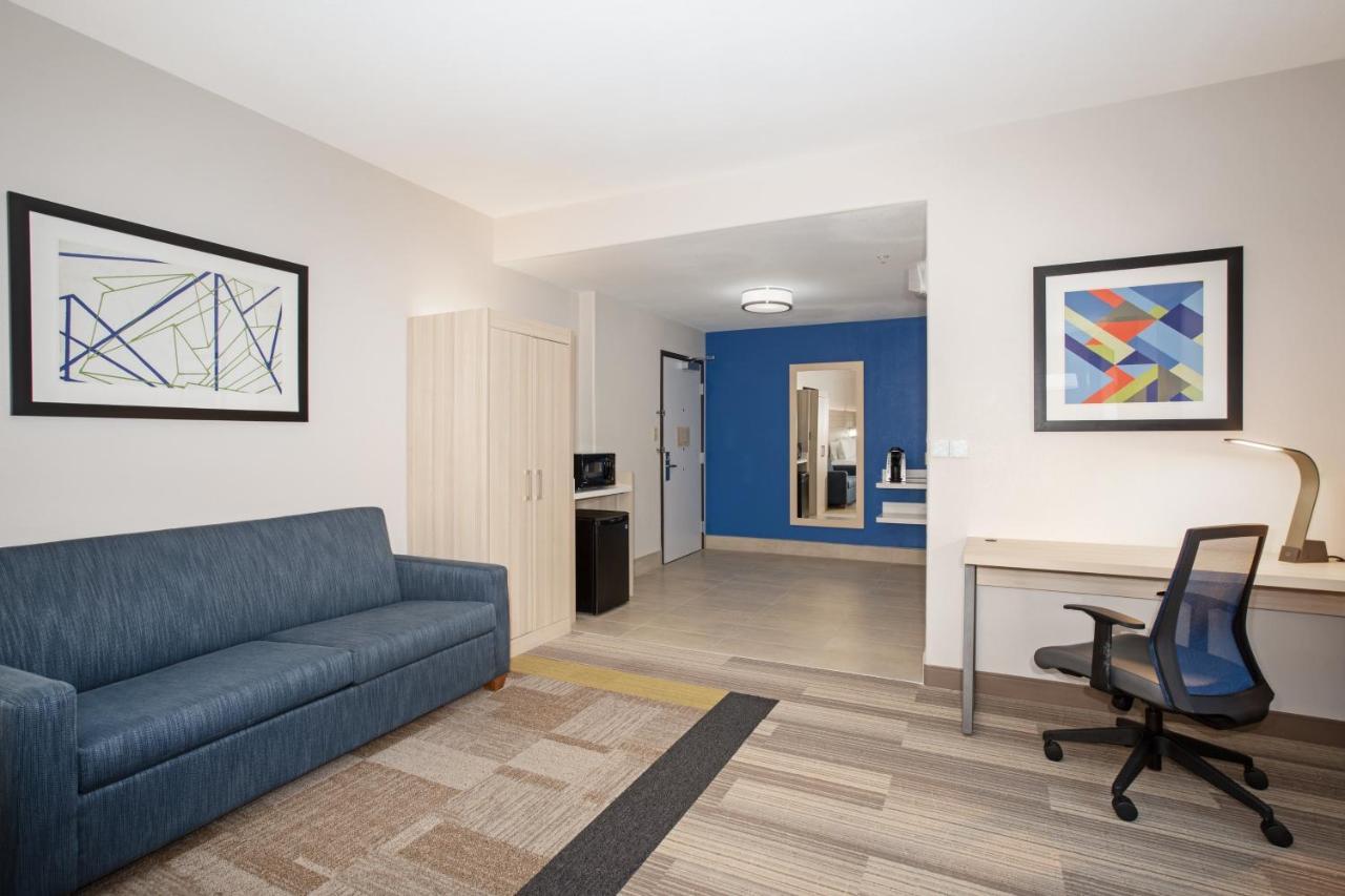 Holiday Inn Express & Suites Phoenix Glendale Dist By Ihg المظهر الخارجي الصورة
