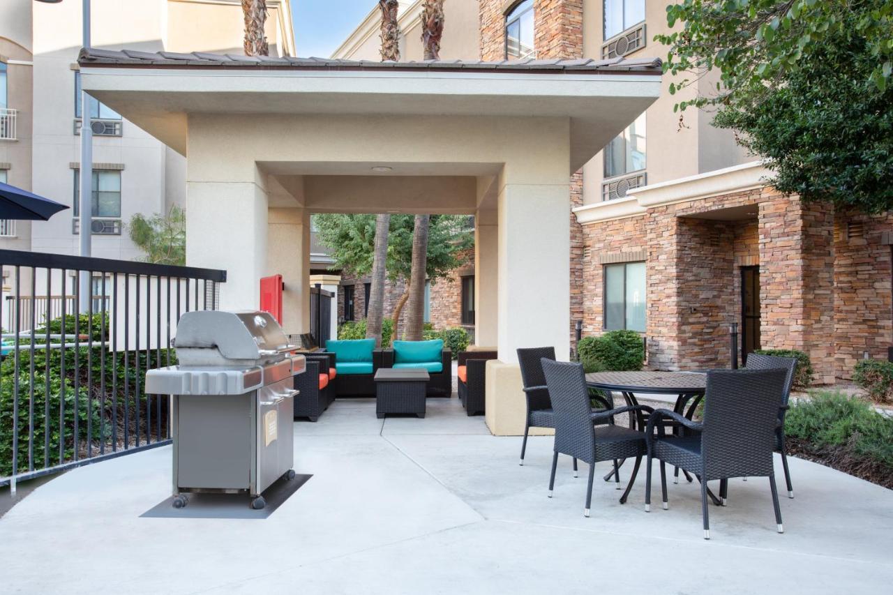 Holiday Inn Express & Suites Phoenix Glendale Dist By Ihg المظهر الخارجي الصورة