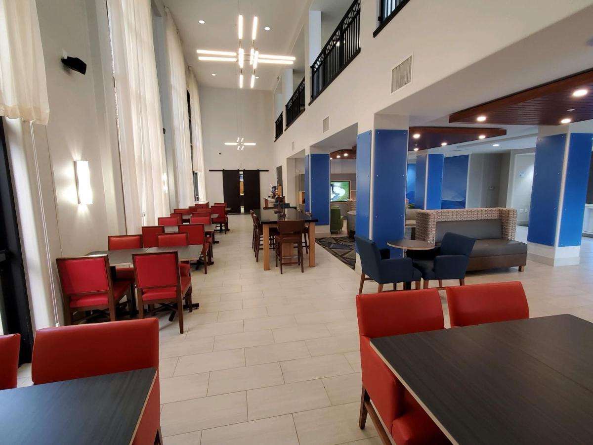 Holiday Inn Express & Suites Phoenix Glendale Dist By Ihg المظهر الخارجي الصورة